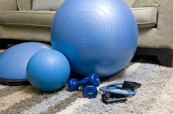 Comment aménager un espace sportif à la maison pour pratiquer des exercices en intérieur?